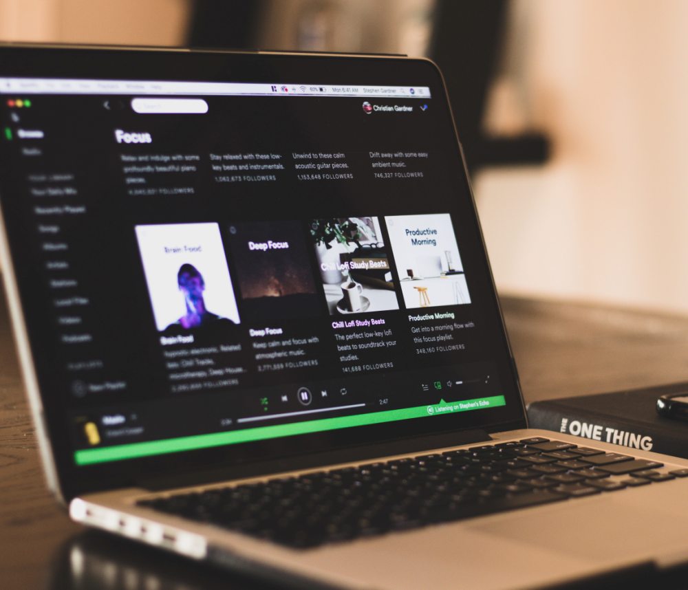 Spotify, ora si possono leggere i testi delle&nbsp;canzoni