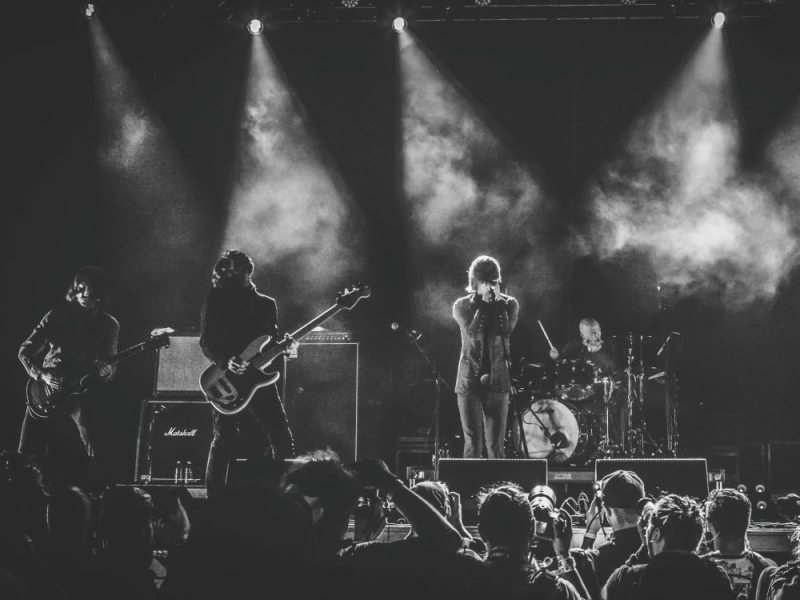 Mic drop, significato e pronuncia di un gesto&nbsp;spettacolare