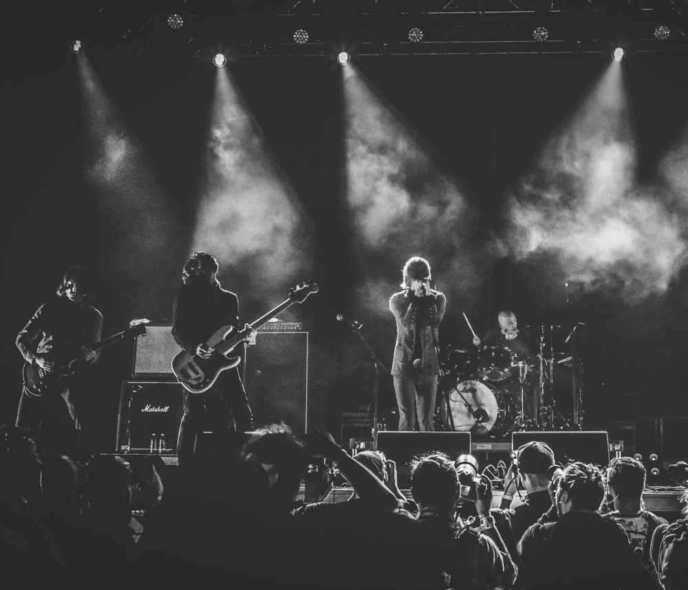 Mic drop, significato e pronuncia di un gesto&nbsp;spettacolare